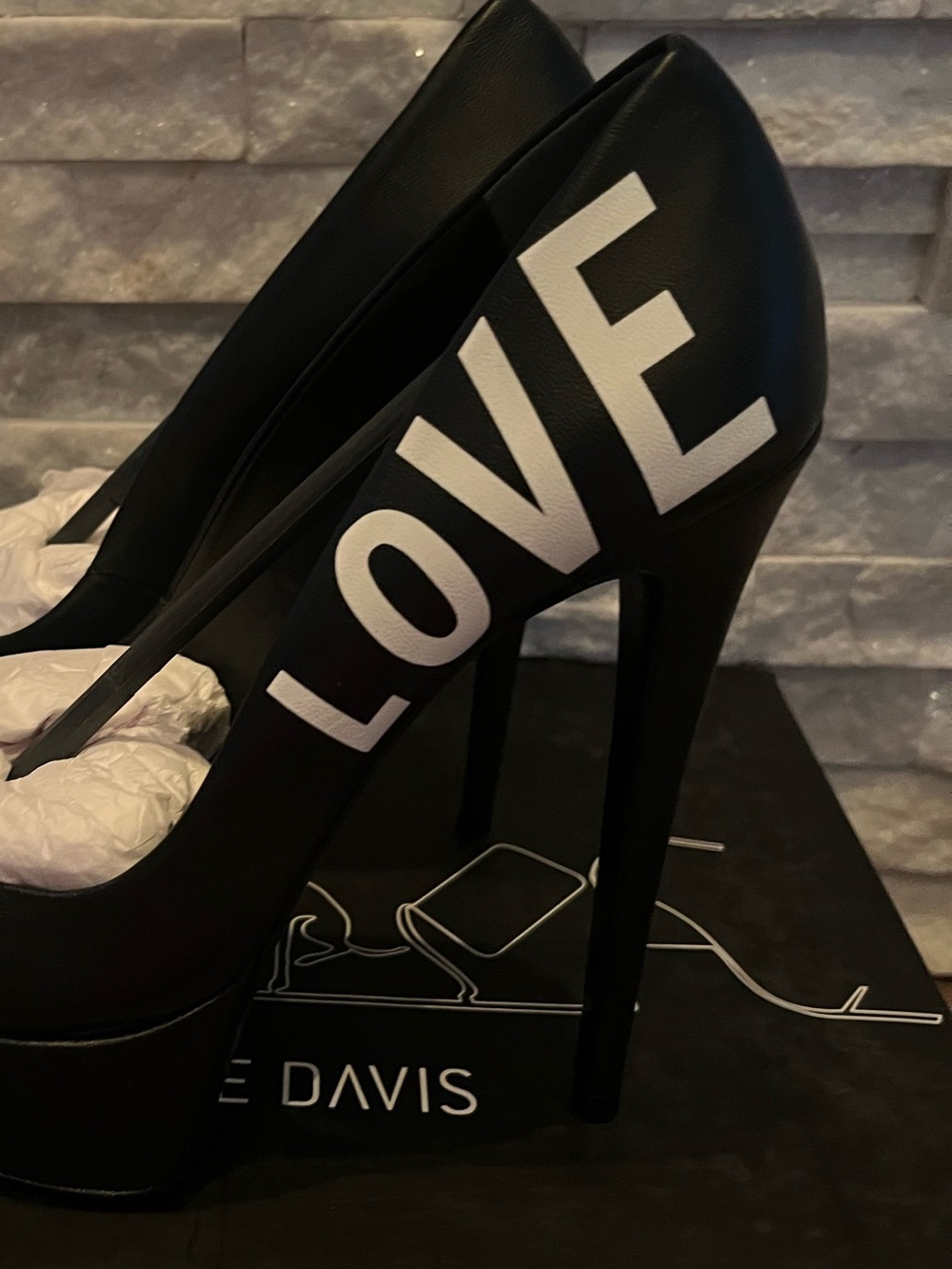 Ruthie Davis Black Pumps with White LOVE Graphic - Picture 4 of 4